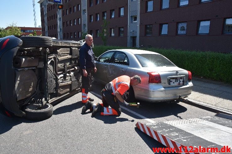 Køreprøven gik helt galt. Skolegade i Vejle. 14/006-2019. Ca. KL. 13:15.