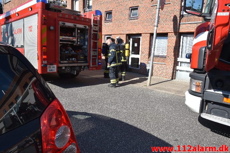 Brand i Etageejendom. Staldgaardsgade 25 i Vejle. 14/06-2019. Kl. 09:01.