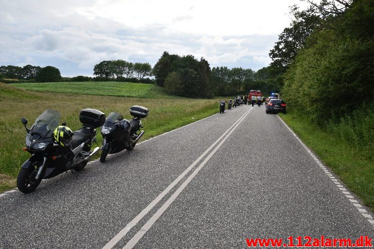 Motorcyklist røg af vejen. Vongevej ved Ådal. 20/06-2019. Kl. 20:22.
