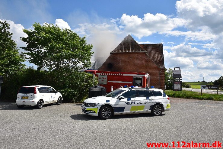Brand i Industri. Fredericiavej i Skærup. 21/06-2019. Kl. 15:36.