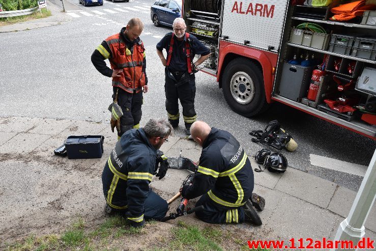 Så er der ”KUN” 99 Stk. el-løbehjul tilbage i Vejle. Østerbrogade i Vejle. 08/07-2019. Kl. 19:24.