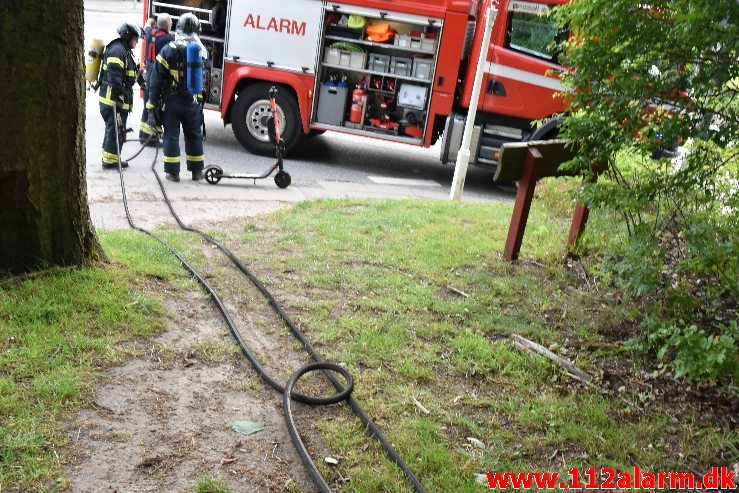 Så er der ”KUN” 99 Stk. el-løbehjul tilbage i Vejle. Østerbrogade i Vejle. 08/07-2019. Kl. 19:24.