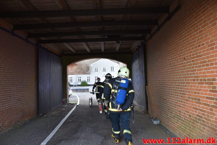 Brand i Villa. Nederbyvej i Skærup. 19/07-2019. Kl. 20:21.