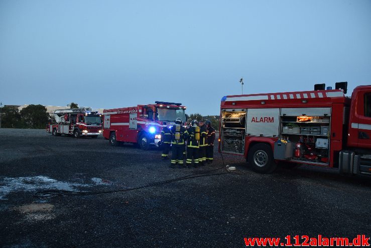 Brand i campingvogn. Vestre Engvej i Vejle. 21/07-2019. Kl. 21:52.