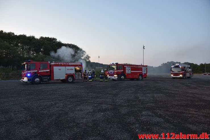 Brand i campingvogn. Vestre Engvej i Vejle. 21/07-2019. Kl. 21:52.