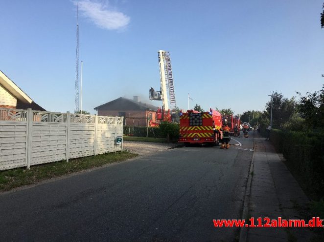 Brand i Villa. Gl. Landevej i Almind. 24/07-2019. KL. 19:06.