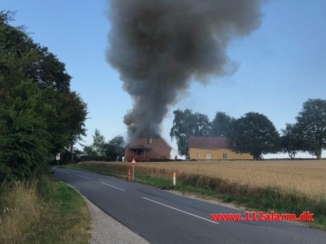 Brand i Villa. Hedenstedvej i Stenderup. 24/07-2019. KL. 19:21.