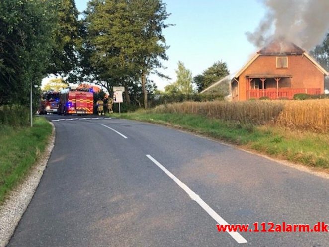 Brand i Villa. Hedenstedvej i Stenderup. 24/07-2019. KL. 19:21.