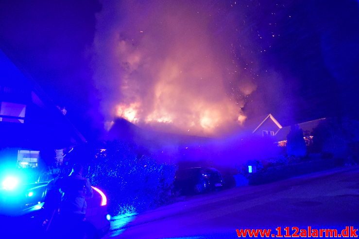 Brand i Villa. Uhrskovvej i Vejle. 02/08-2019. KL. 00:01.