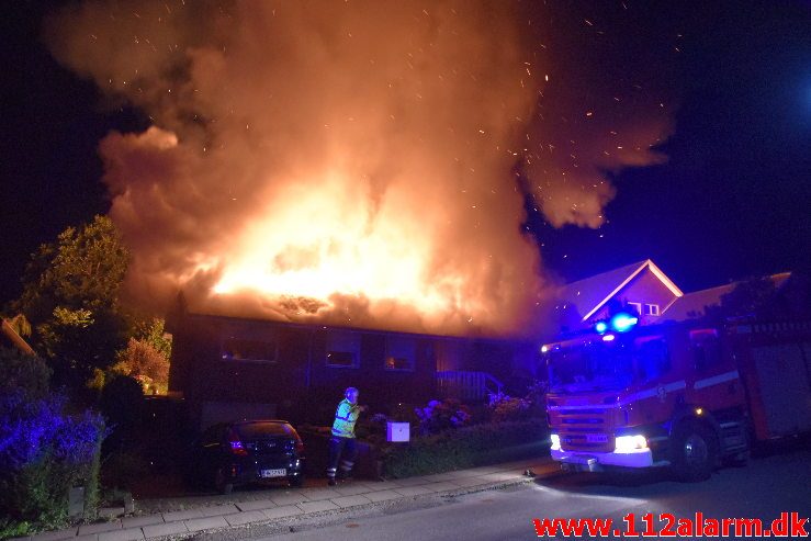 Brand i Villa. Uhrskovvej i Vejle. 02/08-2019. KL. 00:01.