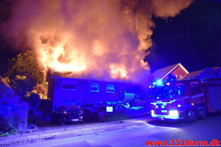 Brand i Villa. Uhrskovvej i Vejle. 02/08-2019. KL. 00:01.