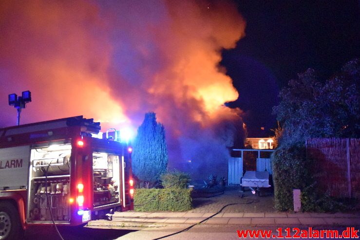 Brand i Villa. Uhrskovvej i Vejle. 02/08-2019. KL. 00:01.