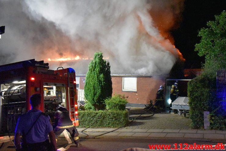 Brand i Villa. Uhrskovvej i Vejle. 02/08-2019. KL. 00:01.