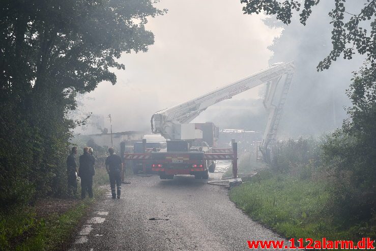 Brand i Villa. Fiskebækvej i Pjedsted. 17/08-2019. Kl. 15:51.