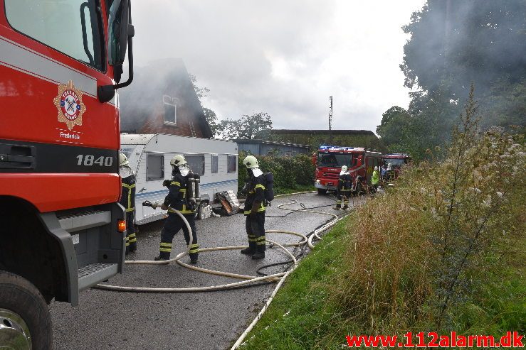 Brand i Villa. Fiskebækvej i Pjedsted. 17/08-2019. Kl. 15:51.