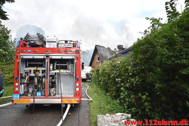 Brand i Villa. Fiskebækvej i Pjedsted. 17/08-2019. Kl. 15:51.