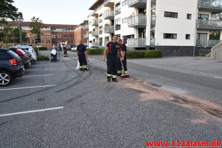 Bundkarret røg af bilen. Flegmade i Vejle. 23/08-2019. Kl. 19:54.