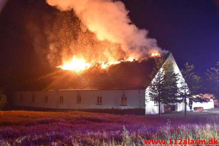 Gårdbrand. Horstedvej i Højen. 31/07-2019. Kl. 21:59.