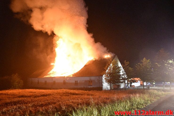 Gårdbrand. Horstedvej i Højen. 31/07-2019. Kl. 21:59.