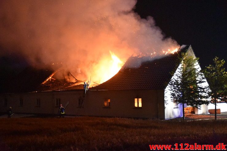 Gårdbrand. Horstedvej i Højen. 31/07-2019. Kl. 21:59.