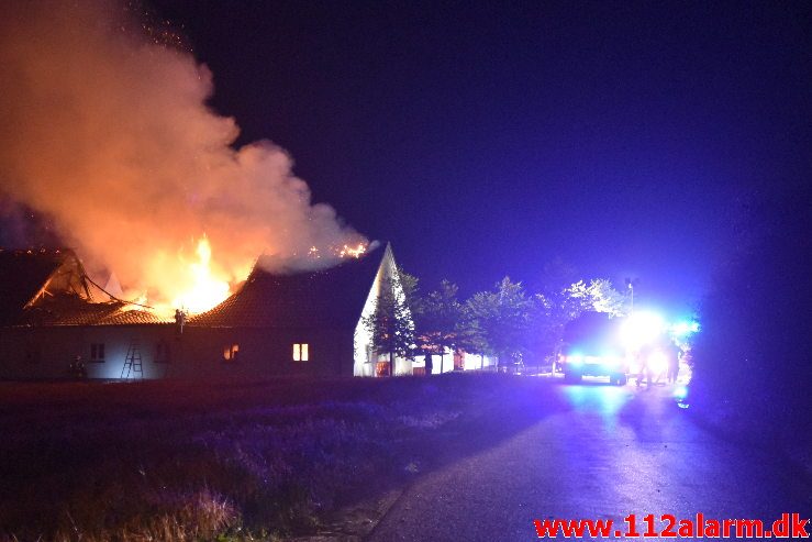 Gårdbrand. Horstedvej i Højen. 31/07-2019. Kl. 21:59.