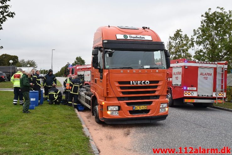 Større olieudslip. Sadelmagervej i Vejle. 20/09-2019. Kl. 18:25.