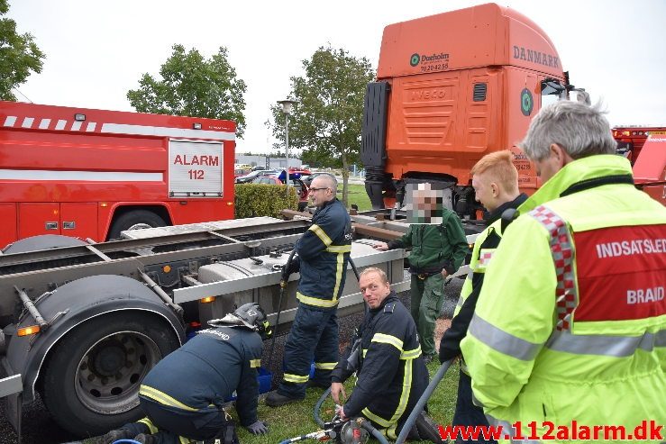 Større olieudslip. Sadelmagervej i Vejle. 20/09-2019. Kl. 18:25.