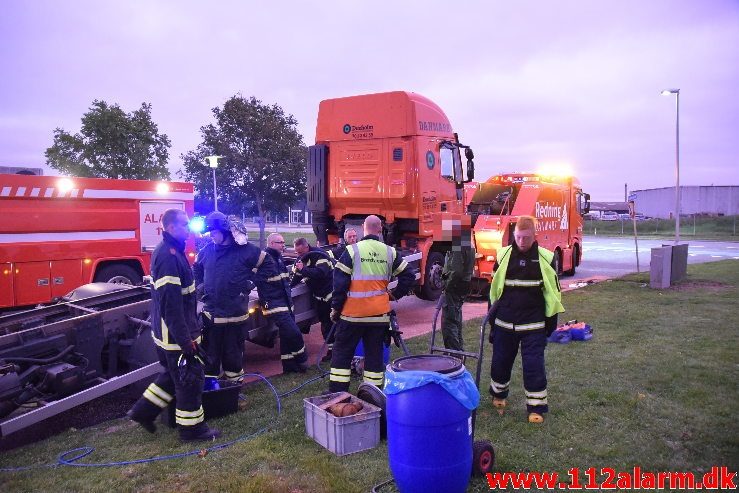 Større olieudslip. Sadelmagervej i Vejle. 20/09-2019. Kl. 18:25.