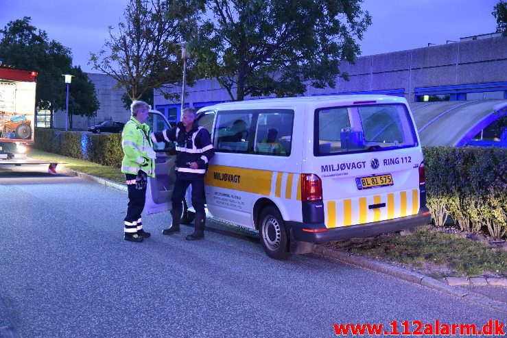 Større olieudslip. Sadelmagervej i Vejle. 20/09-2019. Kl. 18:25.