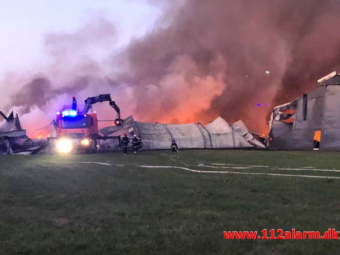 Kæmpe brand i Børkop. Thorsmindevej i Børkop. 01/10-2019. Kl. 14:57.