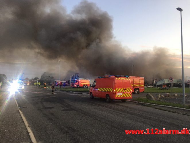 Kæmpe brand i Børkop. Thorsmindevej i Børkop. 01/10-2019. Kl. 14:57.