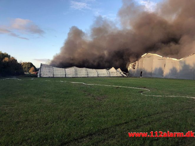 Kæmpe brand i Børkop. Thorsmindevej i Børkop. 01/10-2019. Kl. 14:57.