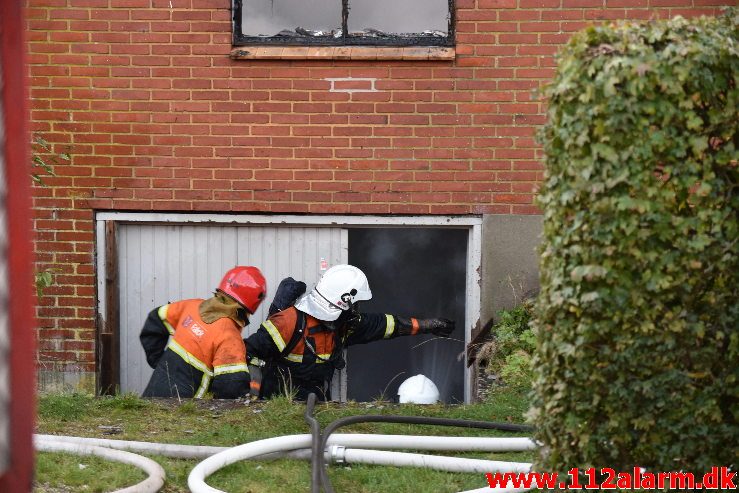 Brand i Villa. Mølvangvej i Jelling. 05/10-2019. Kl. 18:22.