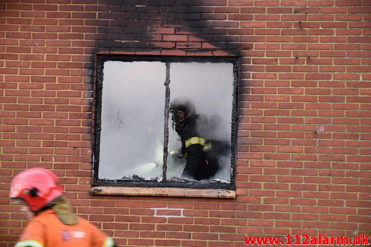 Brand i Villa. Mølvangvej i Jelling. 05/10-2019. Kl. 18:22.