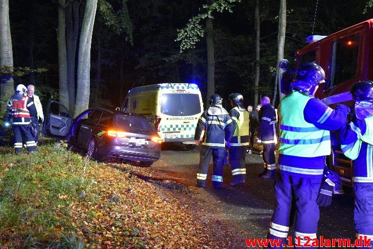 Kørt ind i et træ Bybækvej i Vejle. 14/10-2019. Kl. 22:26.