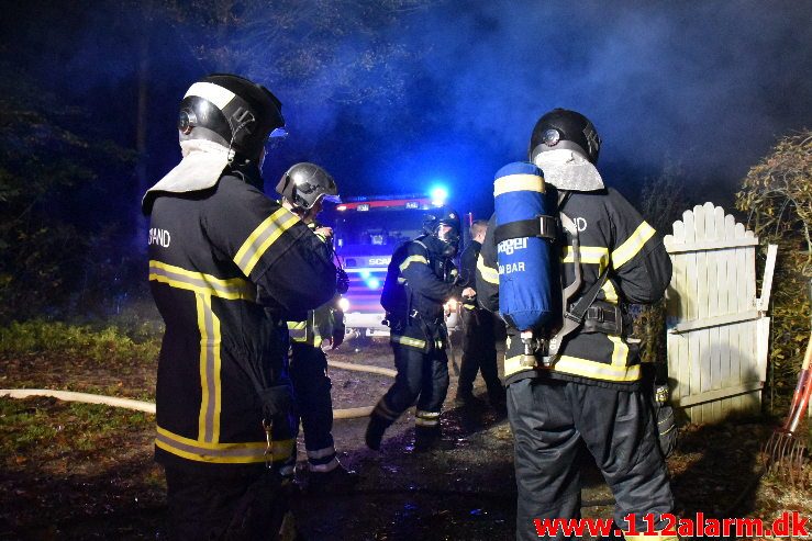 Ild i Kolonihavehus. Nørremarksvej på Nørremarken. 31/10-2019. Kl. 22:37.