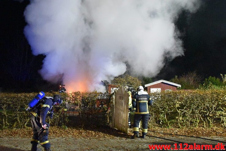 Ild i Kolonihavehus. Nørremarksvej på Nørremarken. 31/10-2019. Kl. 22:37.