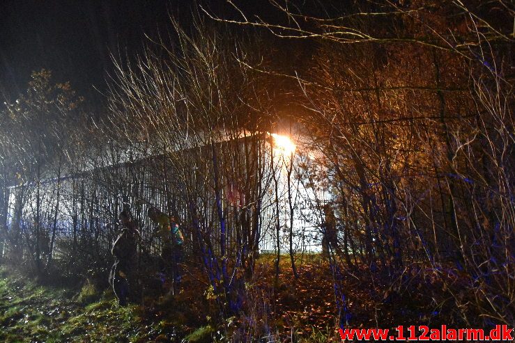 Gårdbrand. Bjerregårdsvej ved Jelling. 20/11-2019. Kl . 20:42.