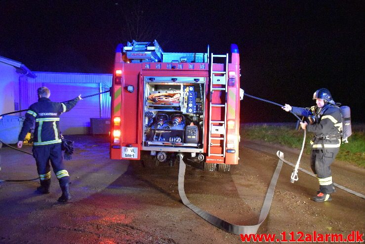 Gårdbrand. Bjerregårdsvej ved Jelling. 20/11-2019. Kl . 20:42.