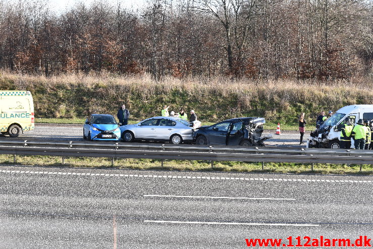 Fuh med fastklemt. Motorvejen E45 i nordgående spor. 29/11-2019. Kl. 11:22.