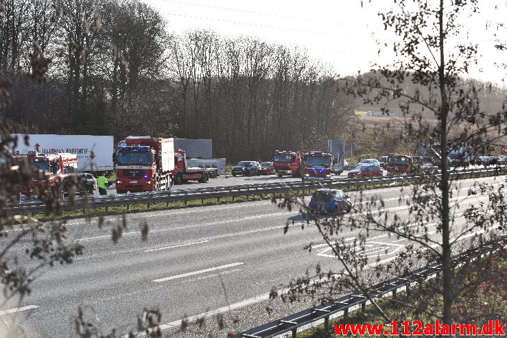 Fuh med fastklemt. Motorvejen E45 i nordgående spor. 29/11-2019. Kl. 11:22.