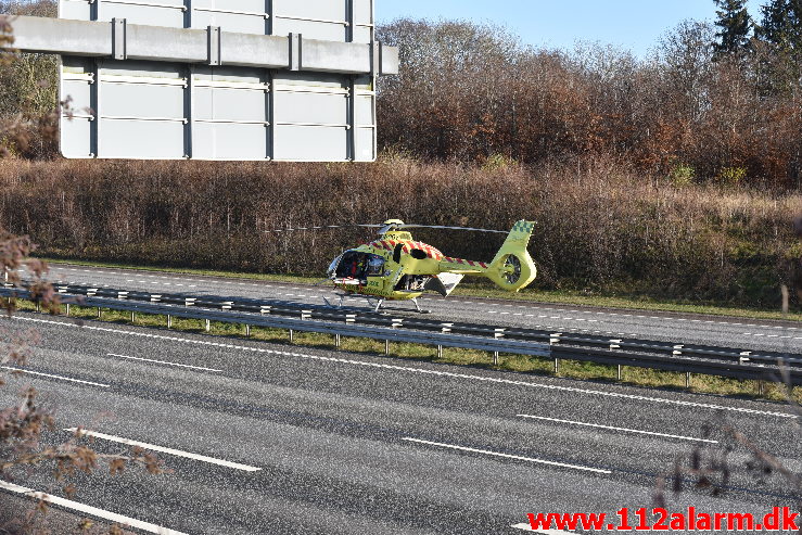 Fuh med fastklemt. Motorvejen E45 i nordgående spor. 29/11-2019. Kl. 11:22.