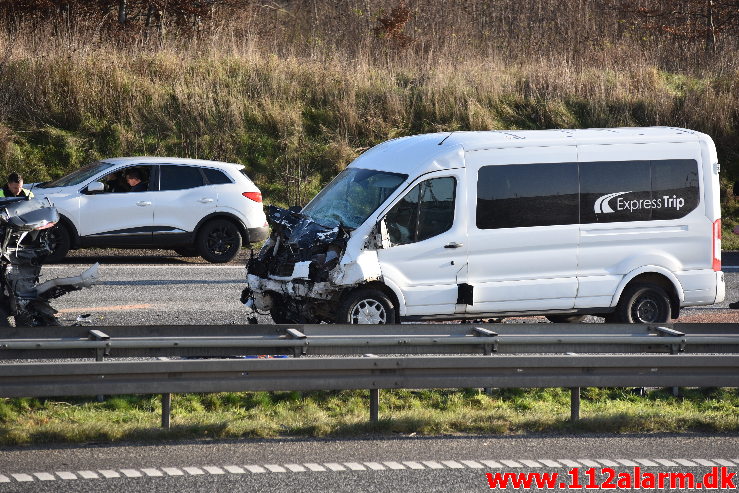 Fuh med fastklemt. Motorvejen E45 i nordgående spor. 29/11-2019. Kl. 11:22.