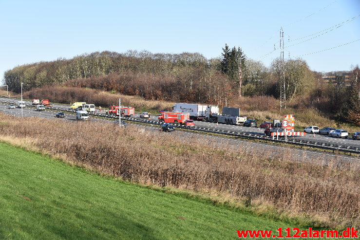 Fuh med fastklemt. Motorvejen E45 i nordgående spor. 29/11-2019. Kl. 11:22.