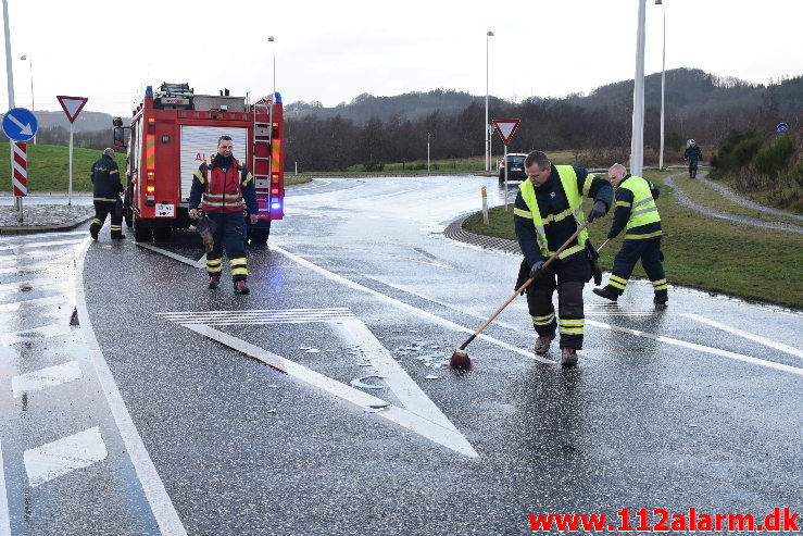 En Audi fra Letland havde lidt for meget fart. Rundkørsel på Rute 28 ved Vejle. 08/12-2019. Kl. 14:00.