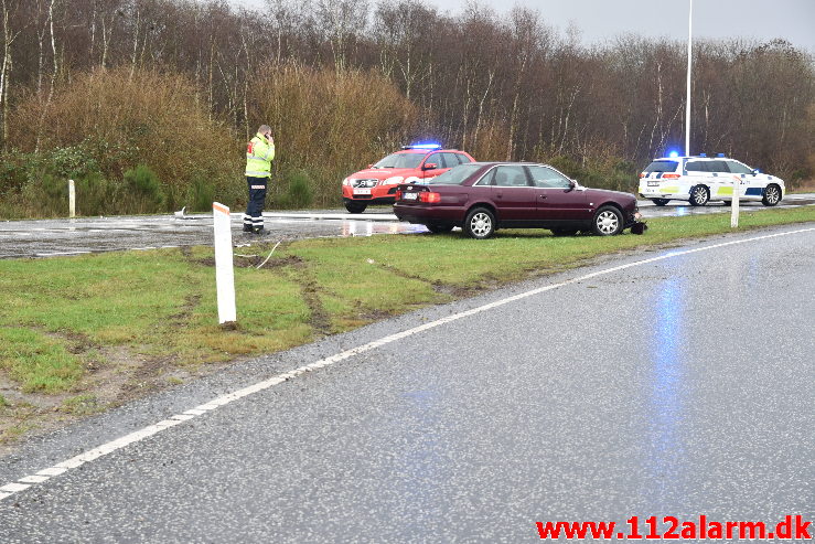 En Audi fra Letland havde lidt for meget fart. Rundkørsel på Rute 28 ved Vejle. 08/12-2019. Kl. 14:00.