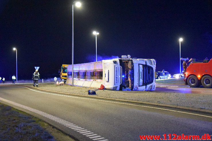 Væltet grisetransport. Jyllandsvej i Middelfart. 18/12-2019. KL. 17:31.