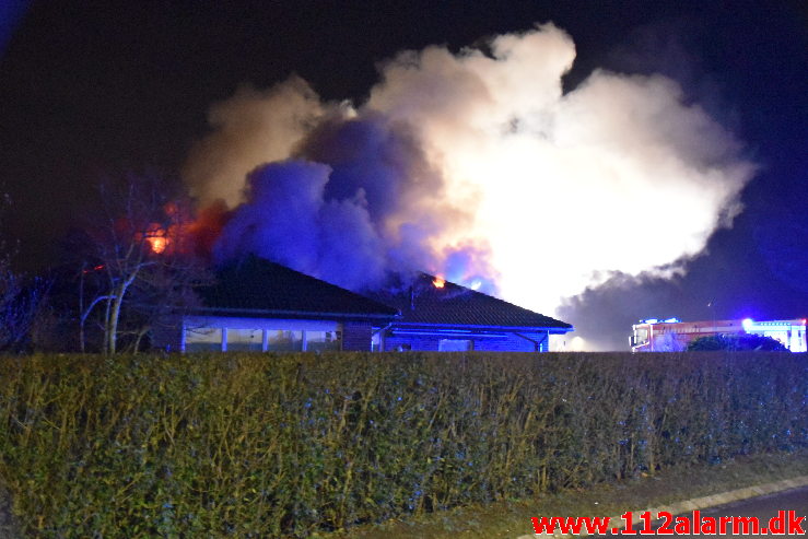 Brand i Villa. Skolebakken i Vejle ø. 01/01-2020. Kl. 01:01.