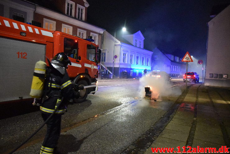 Mindre brand i Container. Vesterbrogade 8 i Vejle. 01/01-2020. Kl. 00:36.