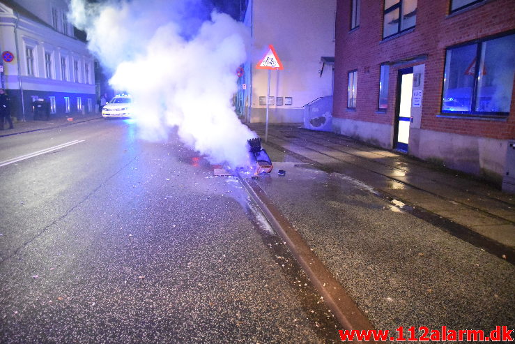 Mindre brand i Container. Vesterbrogade 8 i Vejle. 01/01-2020. Kl. 00:36.